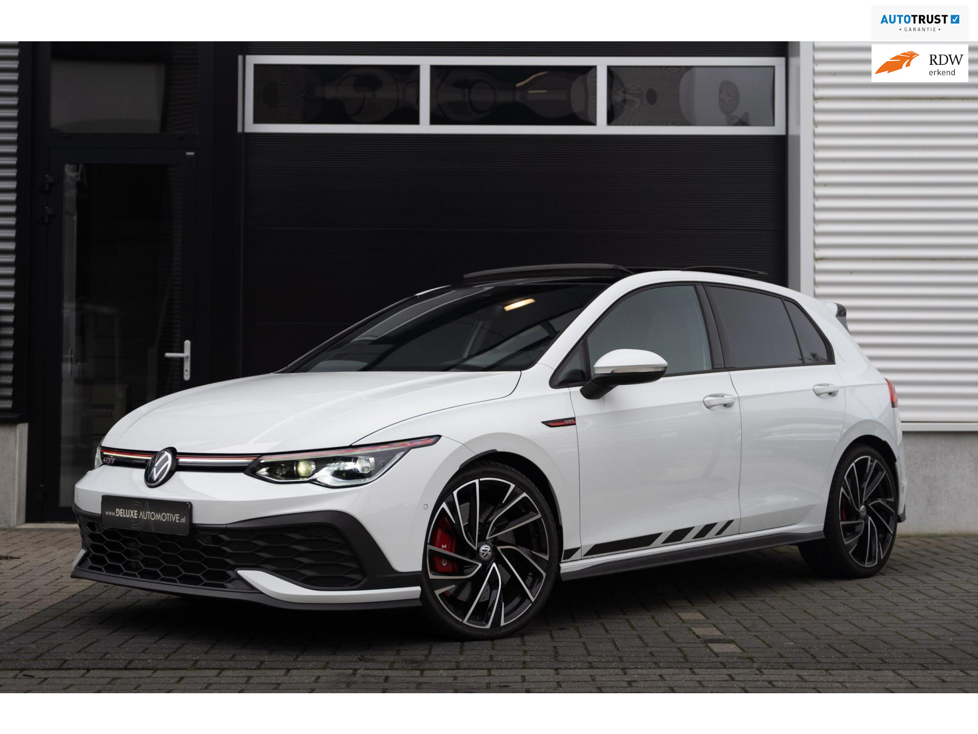 48725592